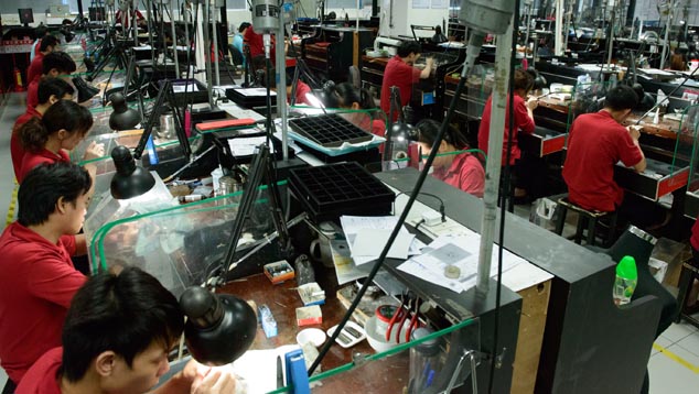 中国の広大な宝石製造能力の一例。 撮影:エリック·ウェルチ、©GIA 中国の広大な宝石製造能力の一例。 撮影:エリック·ウェルチ、©GIA