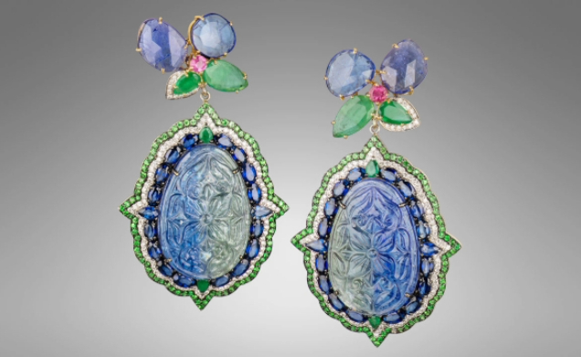 Large, fine-color tanzanites Large, fine-color tanzanites