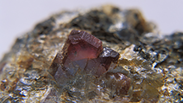 Carat weight allows for precise measurements Carat weight allows for precise measurements