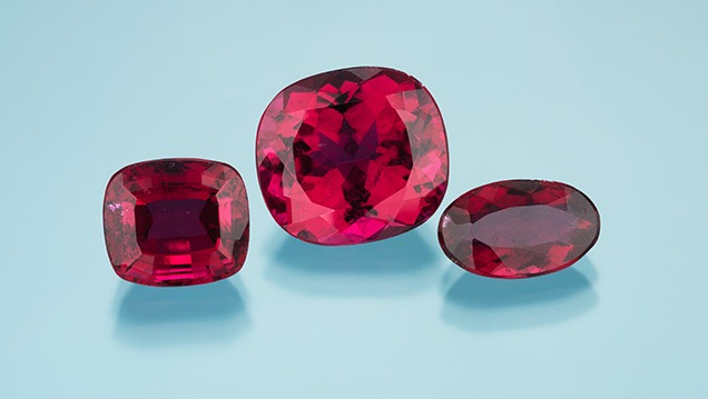 Elbaite (left and center) and rossmanite (right), identified by LA-ICP-MS. Elbaite (left and center) and rossmanite (right), identified by LA-ICP-MS.
