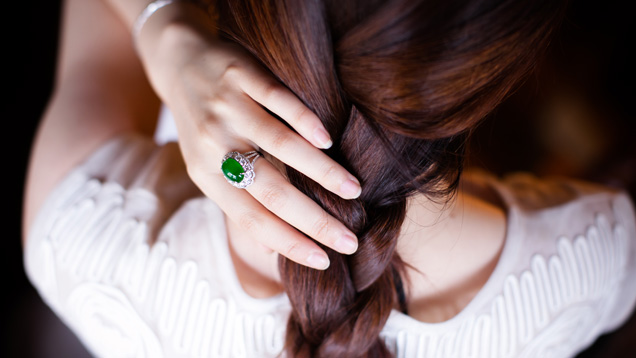 Miss Zhang uses a wide range of jadeite qualities, including fine green material, in her jewelry creations. – Kaka Zhang Miss Zhang uses a wide range of jadeite qualities, including fine green material, in her jewelry creations. – Kaka Zhang