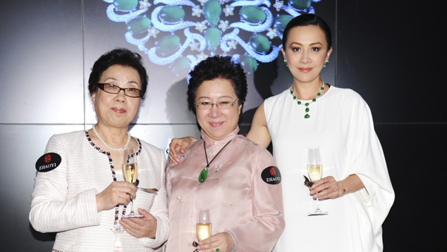 Chief filigree inlay designer Master Jingyi Bai, Yunhe Wang, and famous movie star Kai-ling Lau Chief filigree inlay designer Master Jingyi Bai, Yunhe Wang, and famous movie star Kai-ling Lau