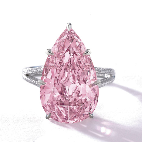 8.41 ct pear-shaped Fancy Vivid purple-pink diamond 8.41 ct pear-shaped Fancy Vivid purple-pink diamond