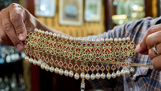 Kundan Meena 颈链背面 Kundan Meena 颈链背面