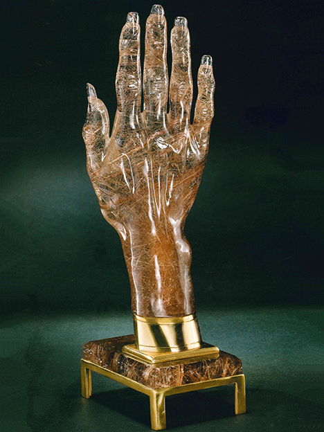 Rutile hand.