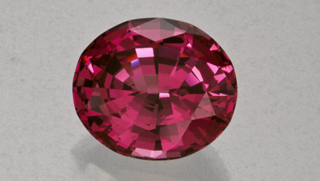 "8.72カラット Pyrope-almandine(パイロープ–アルマンディン)ガーネット "8.72カラット Pyrope-almandine(パイロープ–アルマンディン)ガーネット