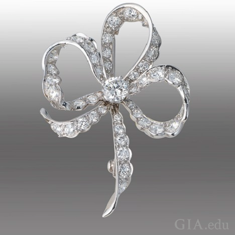 A three-loop bow with two ribbon tendrils. A three-loop bow with two ribbon tendrils.