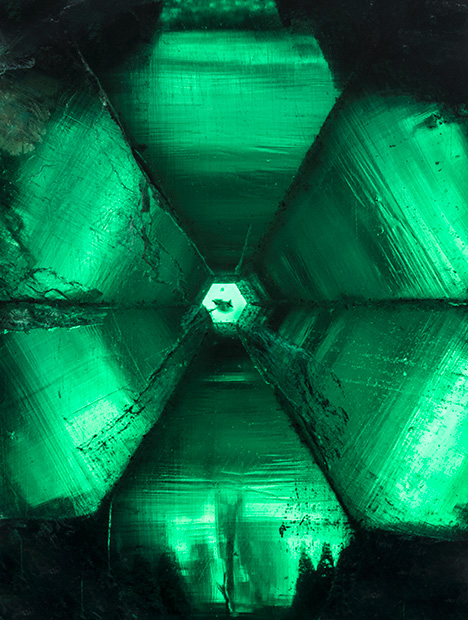 F15-Giuliani-Figure-1_190846-468x620.jpg. 58.83 ct trapiche emerald