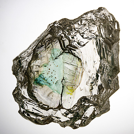 F15-MW-Figure-4_191080-468x468.jpg. Rough diamond with green coloration along internal cleavage.