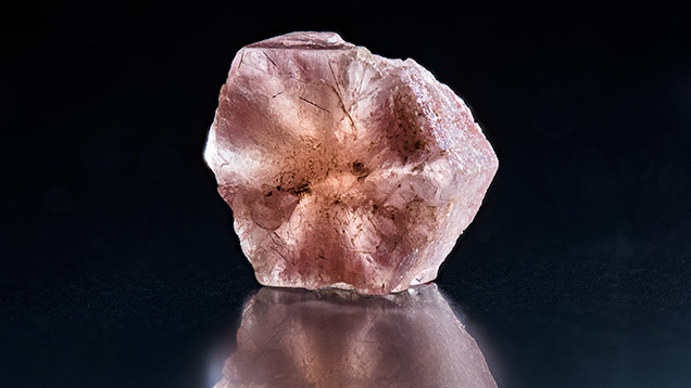 Trapiche structure visible in pezzottaite.