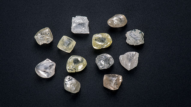 F15-Shor-figB-2_190891-636x358.jpg. Diamond crystals from Letšeng