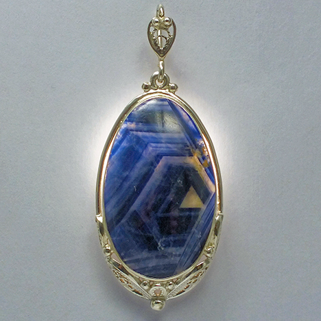 FA16-Buravleva-fig17_208204-468x468.jpg. Silver pendant with 65.5 ct sapphire from Sutara, Russia