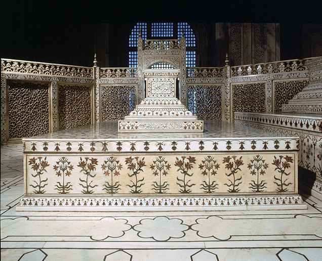 Cenotaph of Mumtaz at the Taj Mahal Cenotaph of Mumtaz at the Taj Mahal