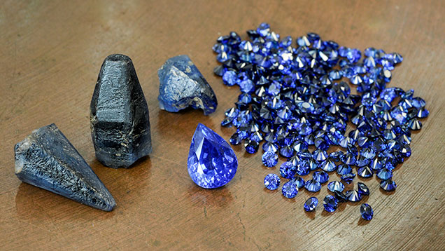 Rough unheated sapphire from Madagascar’s new deposit Rough unheated sapphire from Madagascar’s new deposit
