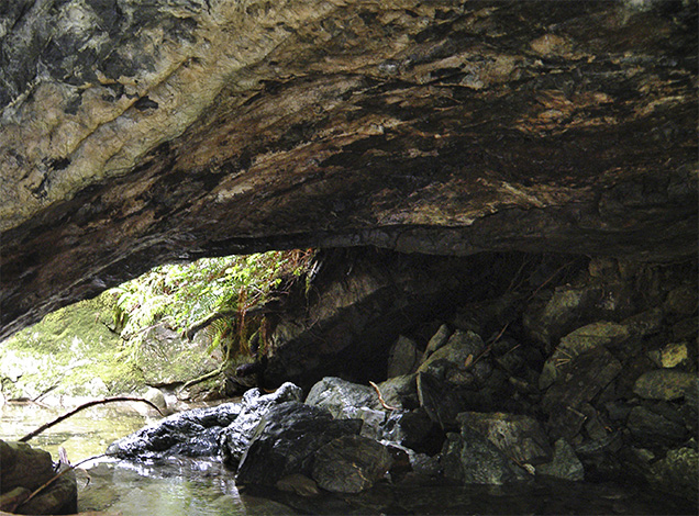 Jade cave on Washington Jade’s claim Jade cave on Washington Jade’s claim