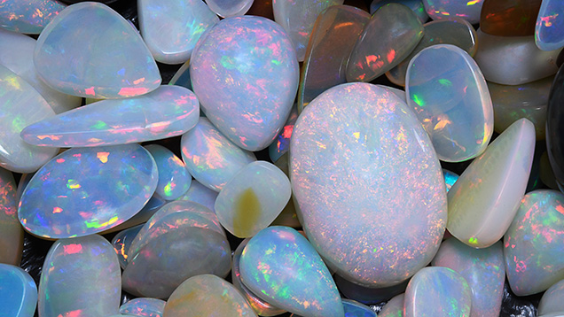 Parcel of mixed Ethiopian opals Parcel of mixed Ethiopian opals