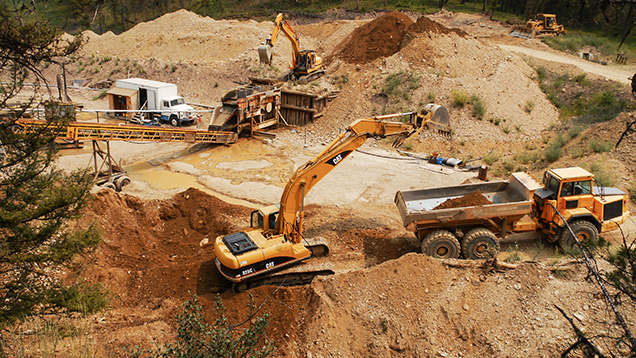 SU15-GNI-fig44_185339-636x358.jpg. Gem Mountain mining site