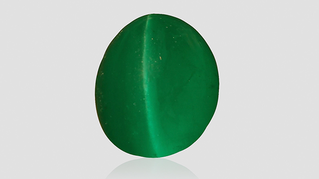 SU15-GNI-fig6_185388-636x358.jpg. Large Brazilian cat’s-eye emerald.