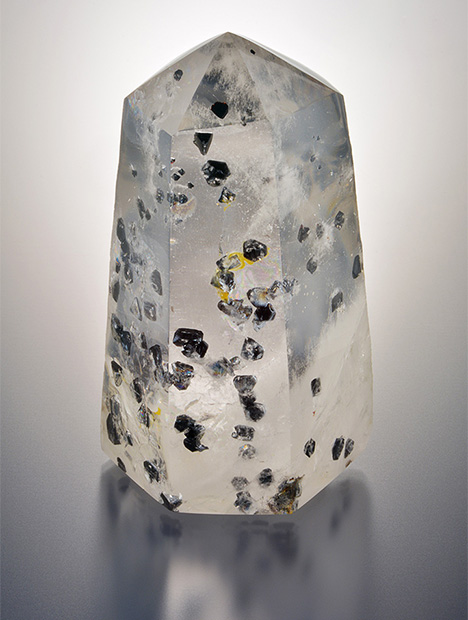 Three-Sided Phantom in Quartz