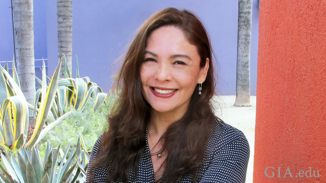 “珠宝设计是一个需要每天学习的职业,”GIA JDT Veronica Eckert(维罗妮卡·埃克特)说道。 “这不仅仅是画出优美的画作,更是为您的作品打造个性和风格,从而与全世界交流。”照片由 Veronica Eckert(维罗妮卡·埃克特)友情提供 “珠宝设计是一个需要每天学习的职业,”GIA JDT Veronica Eckert(维罗妮卡·埃克特)说道。 “这不仅仅是画出优美的画作,更是为您的作品打造个性和风格,从而与全世界交流。”照片由 Veronica Eckert(维罗妮卡·埃克特)友情提供