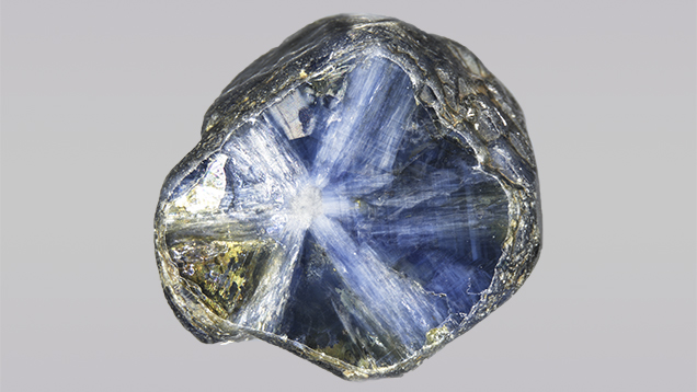 W16-GNI-Figure-6_210774-636x358.jpg. Polished section of trapiche-type sample.