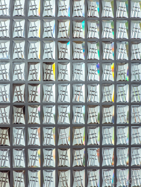 Munsteiner「Visions in Crystal」の展示